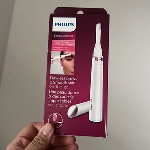 Philips SatinCompact Comapct Facial Hair & Eyebrow Precision Trimmer for Women